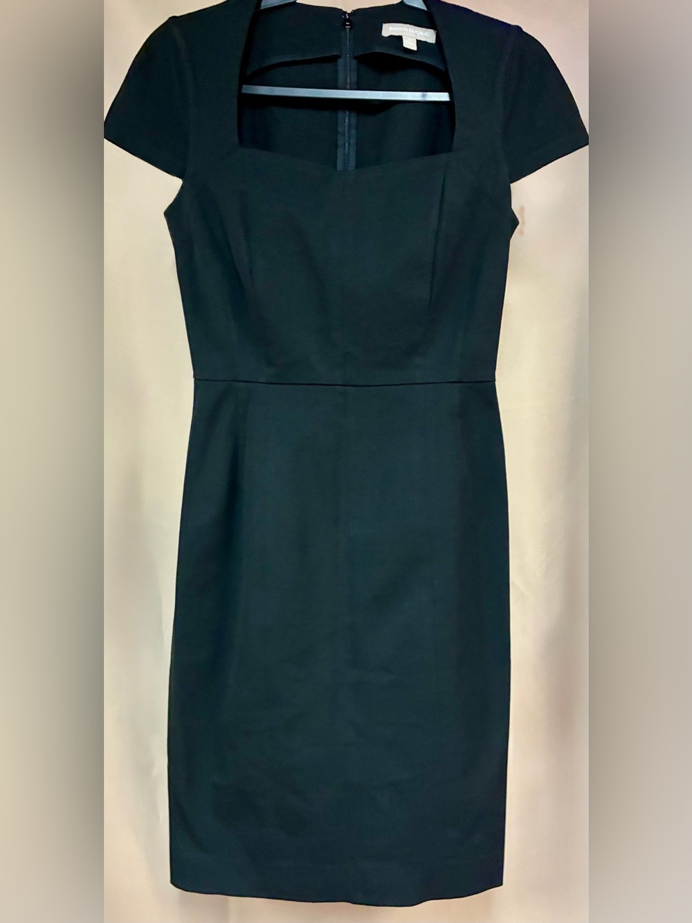Banana Republic women’s sheath dress in black, size 4